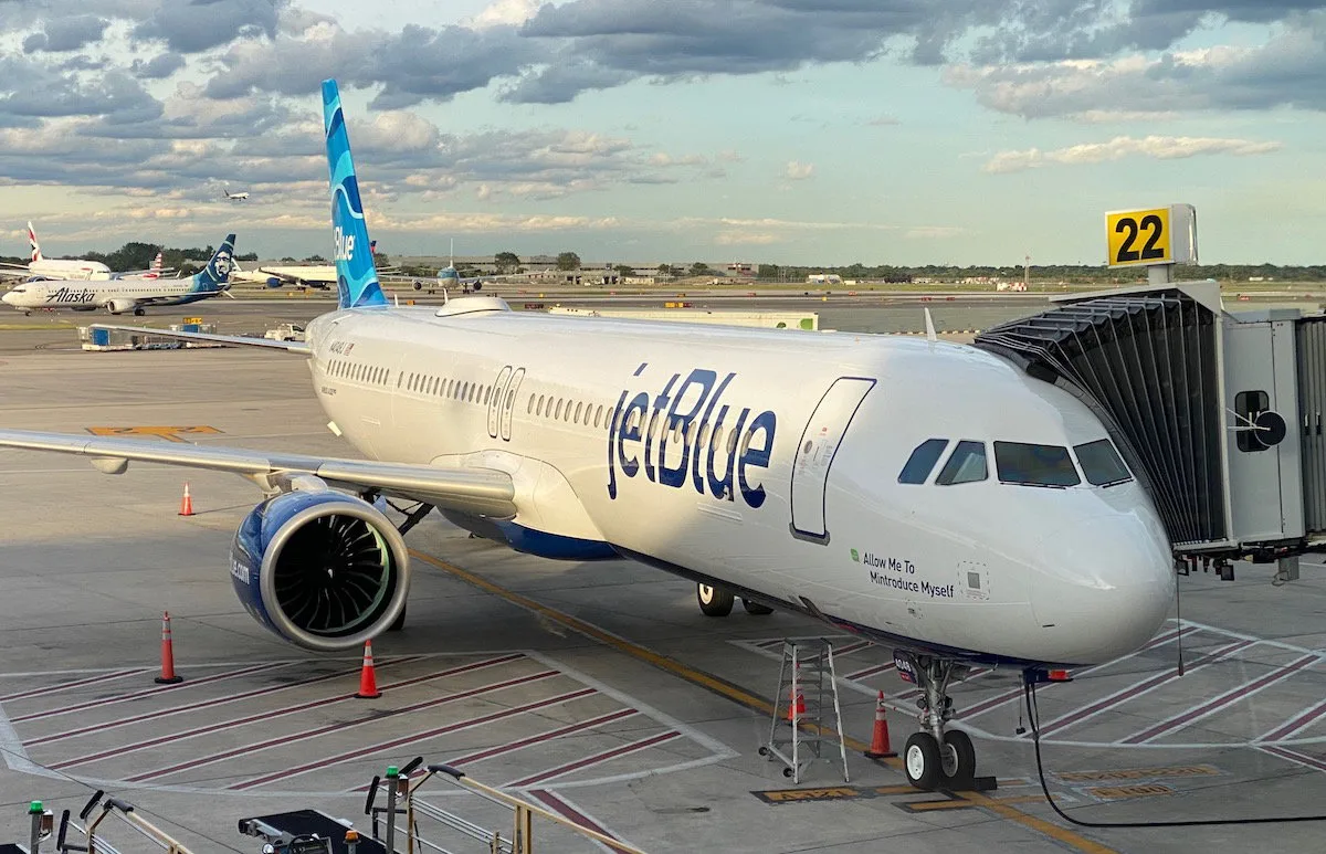 JetBlue Tăng Phí Hành Lý Ký Gửi, Lý Do Là Giá Dầu Tăng: Đến $59 Cho Hành Lý Đầu Tiên