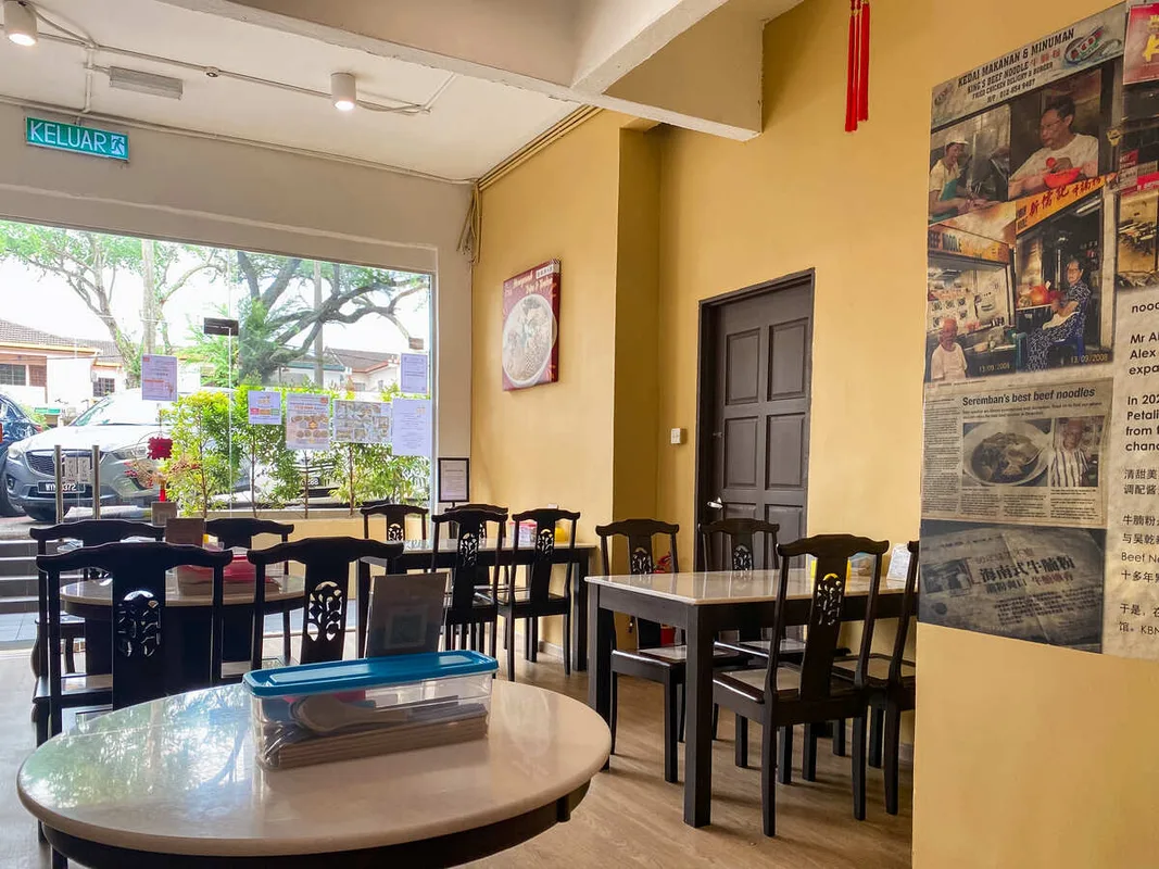KBN King’s Seremban Beef Noodle: Ba Thế Hệ Với Món Bánh Phở Bò Nổi Tiếng Từ 1940