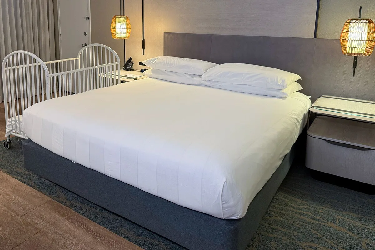 Khách Sạn Marriott Lớn Nhất Thế Giới Tại Orlando: Kỳ Nghỉ Gia Đình Gần Disney
