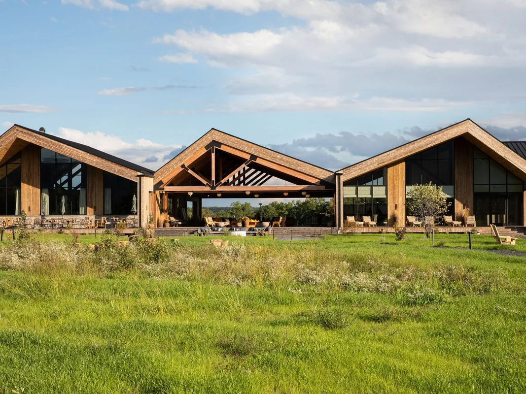 Khách Sạn Ở Upstate New York Có Hồ Bơi Đáng Đặt Nhất Mùa Hè