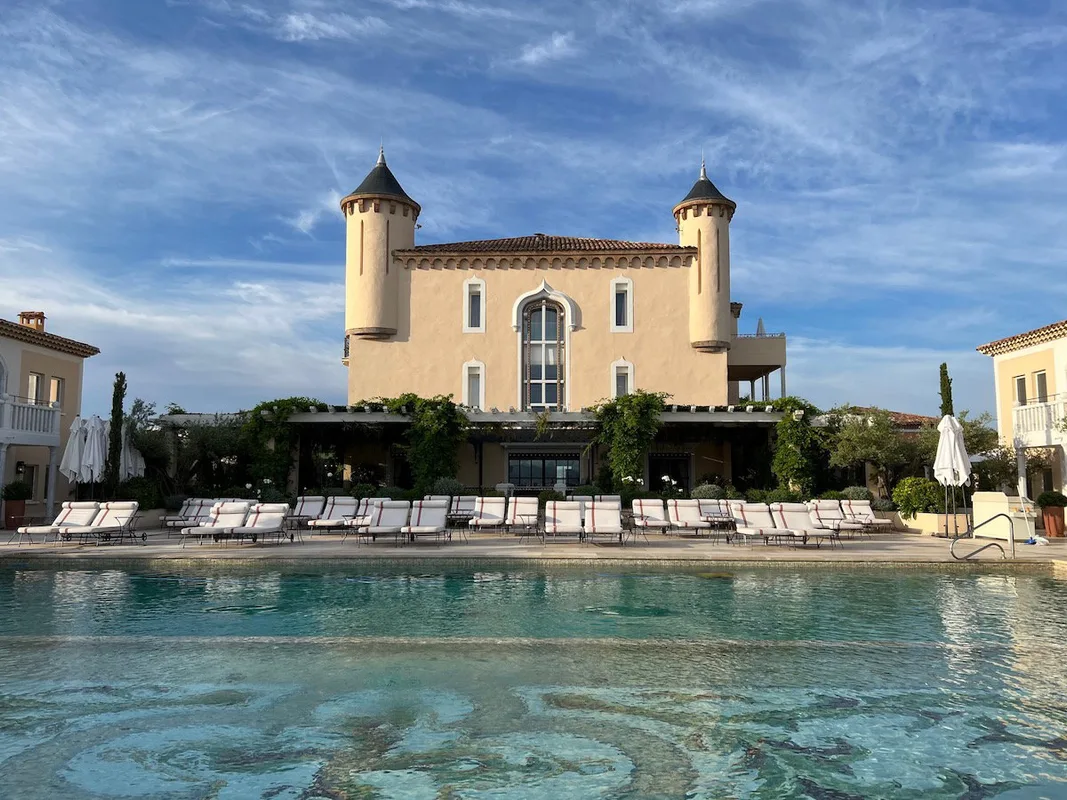 Khách Sạn 'Palace' Nổi Tiếng Tại Pháp: Danh Sách Những Tên Tuổi Đáng Chú Ý