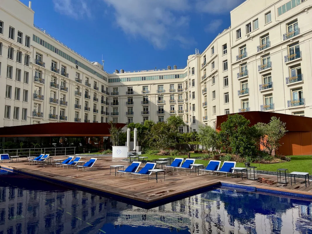 Khách Sạn 'Palace' Nổi Tiếng Tại Pháp: Danh Sách Những Tên Tuổi Đáng Chú Ý