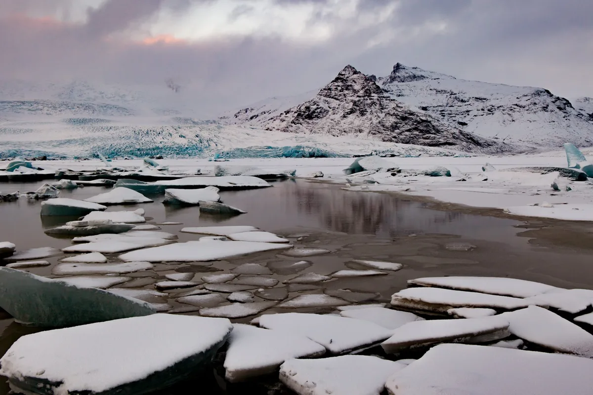 Khám Phá 10 Địa Điểm Tuyệt Vời Nhất Iceland Suốt Năm