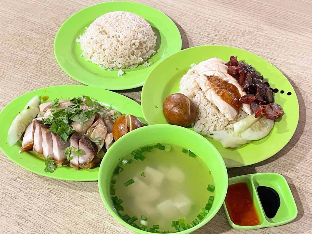 Khám Phá 139 Hainan Chicken Rice: Cơm Gà Chất Lượng Giá Rẻ Tại Singapore