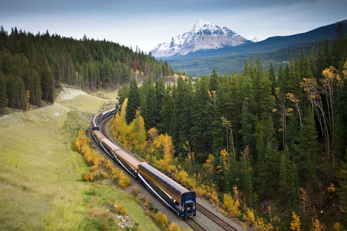 Khám Phá 5 Hành Trình Tàu Hỏa Tuyệt Đẹp Ở Canada Mùa Hè Này
