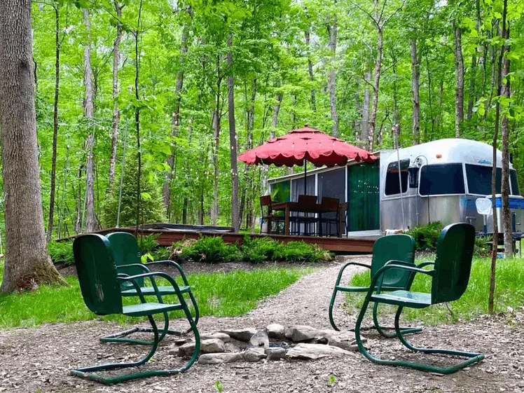 Khám Phá 9 Chiếc Xe Kéo Vintage Biến Hóa Thành Airbnb Đáng Sống