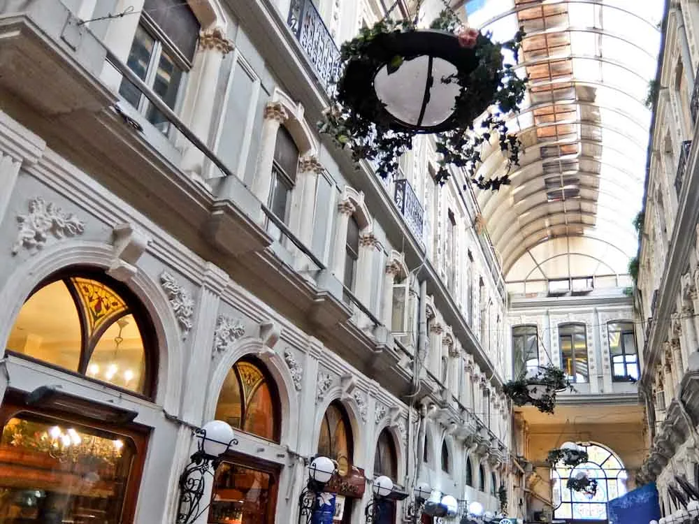 Khám Phá Ẩm Thực Istanbul: Những Nơi Ẩn Giấu Đáng Thử