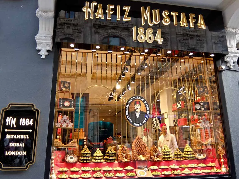 Khám Phá Ẩm Thực Istanbul: Những Nơi Ẩn Giấu Đáng Thử