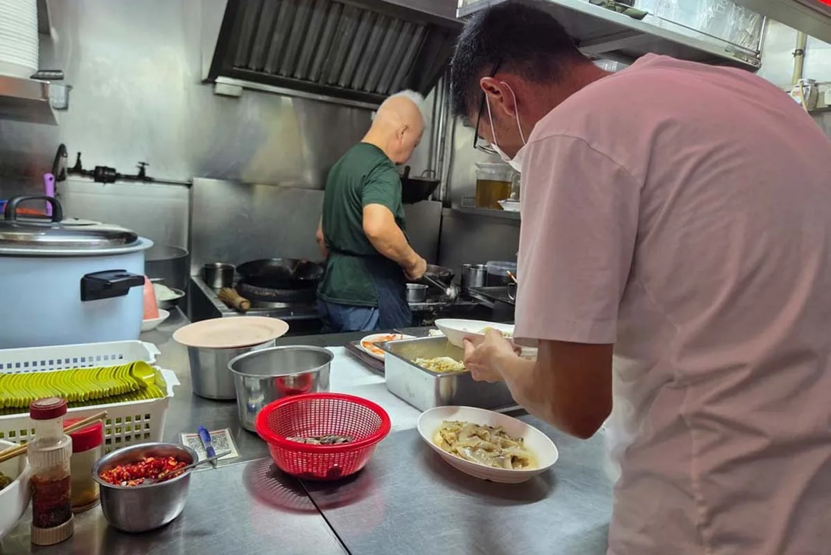 Khám Phá Bánh Hủ Tiếu Ngon Nhất Singapore Tại Hin Fried Hor Fun