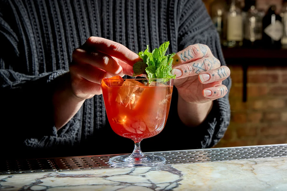 Khám Phá Bar Mới Lạ Ở Chicago: Chỉ $10 Cho Một Cocktails Đỉnh!