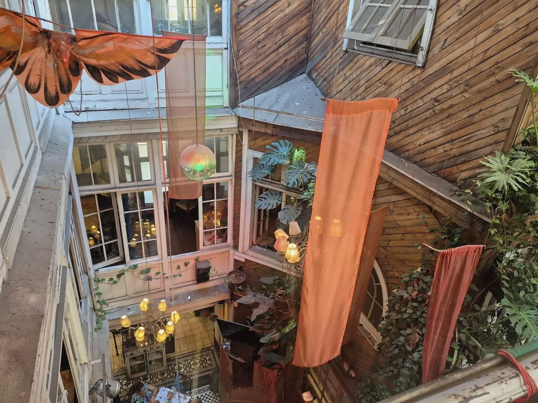 Khám Phá Barrio Yungay: Khu Phố Lịch Sử Đầy Nghệ Thuật ở Santiago