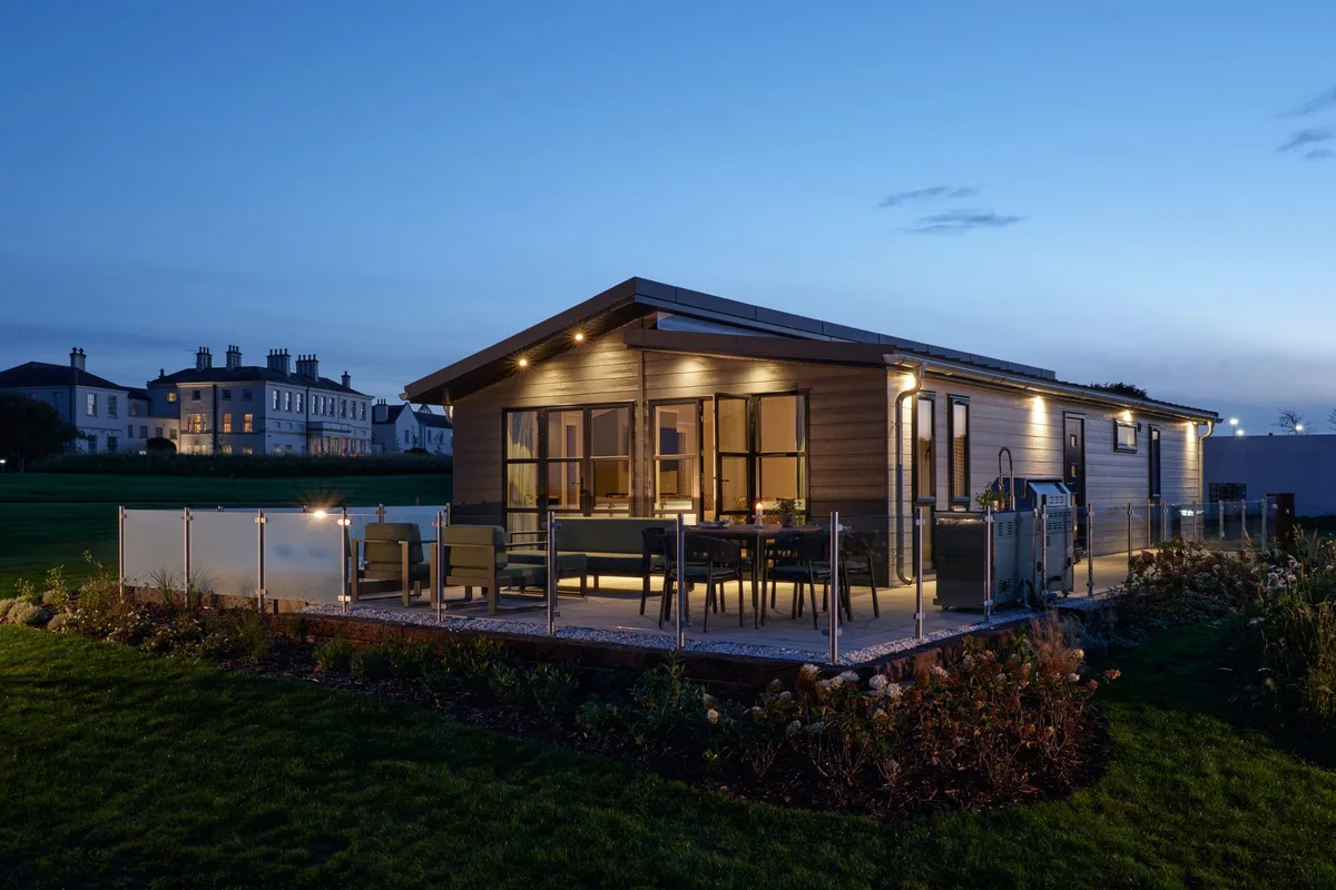Khám Phá Bờ Biển Đông Bắc Anh Tại Seaham Hall: Một Kỳ Nghỉ Thú Vị