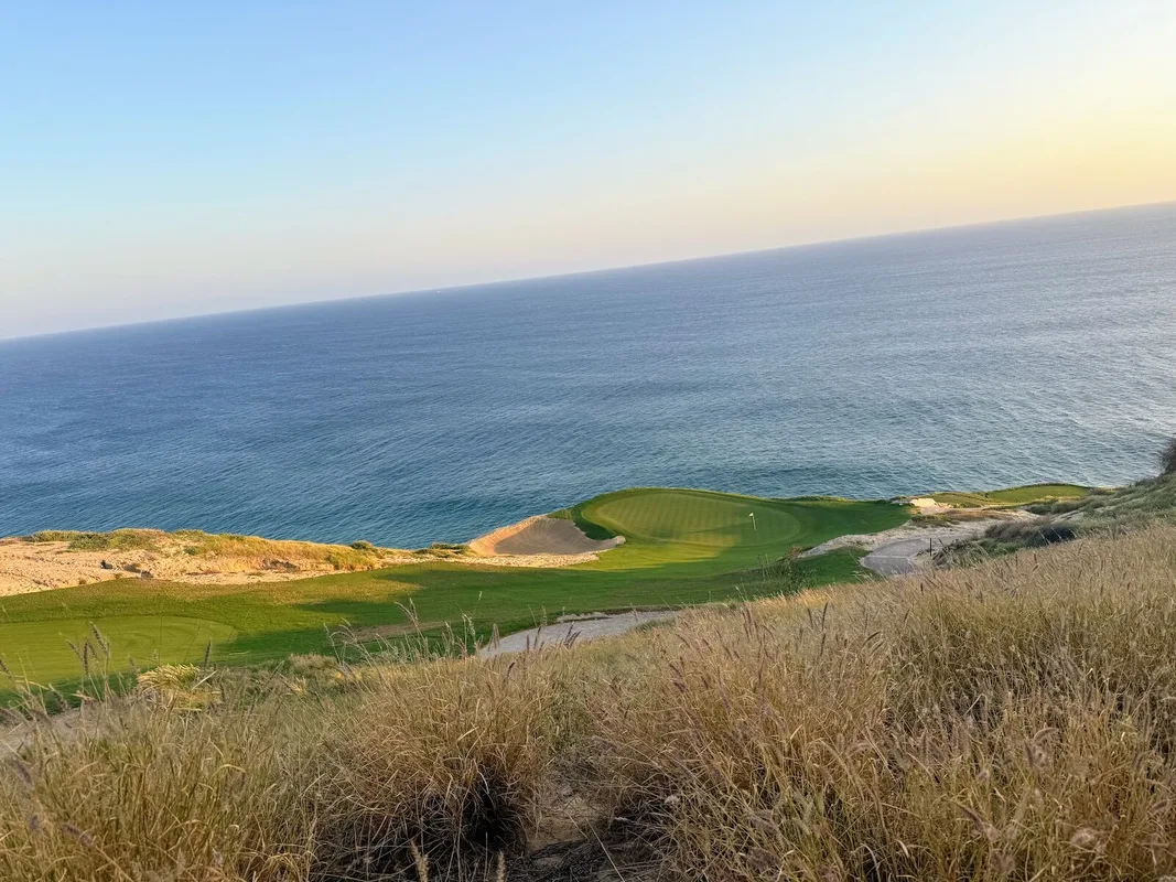Khám Phá Cabo San Lucas: Kỳ Nghỉ Yên Tĩnh và Những Trải Nghiệm Đáng Nhớ