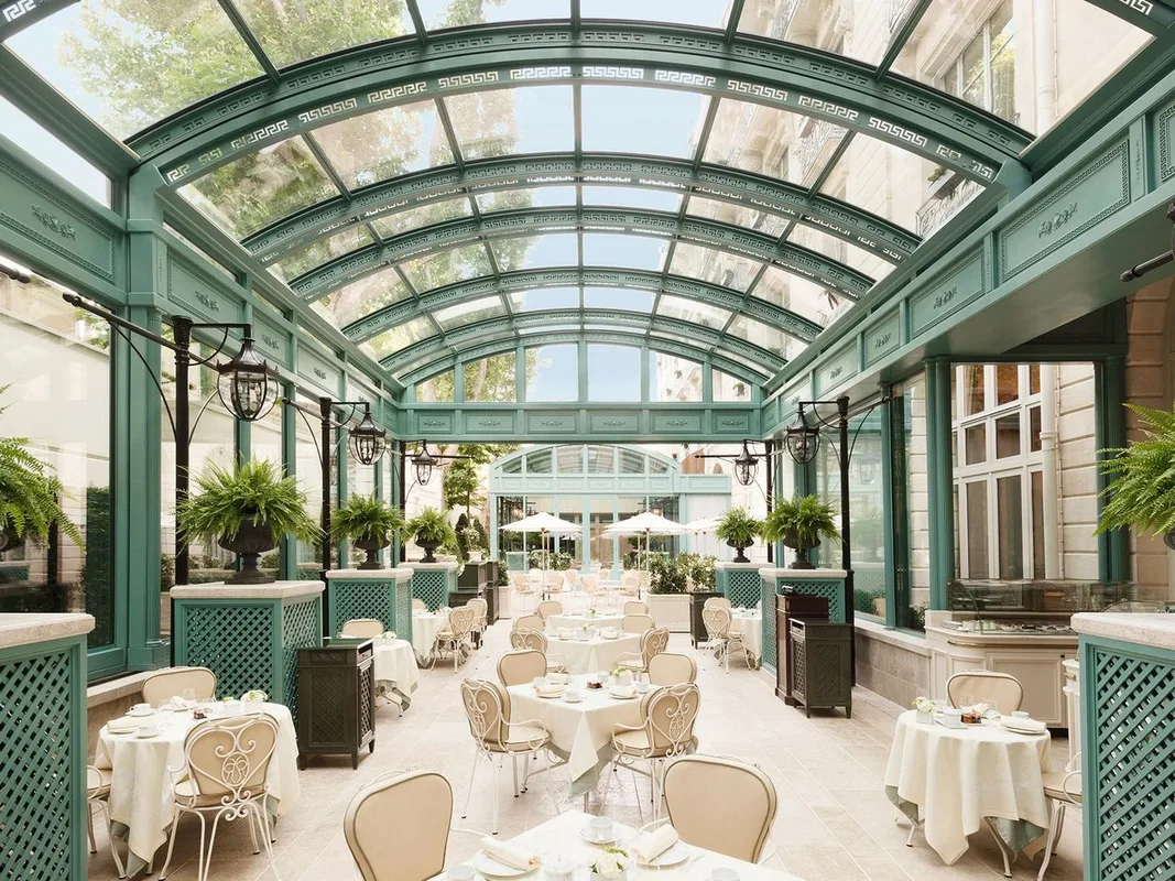 Khám Phá Các Khách Sạn Lãng Mạn Nhất Tại Paris