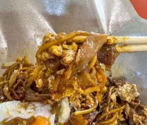 Discovering Char Kway Teow at Hai Yan Fried Kway Teow Mee in Telok Blangah