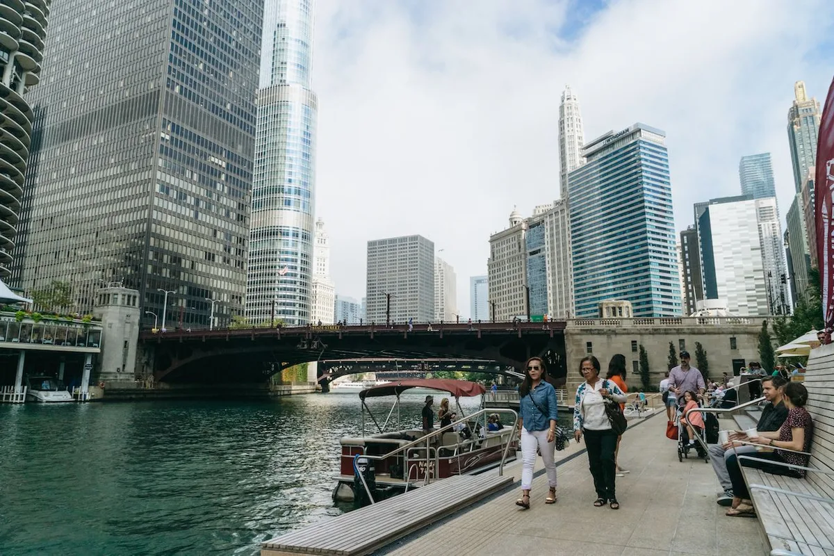 Khám Phá Chicago Mà Không Cần Xe Hơi