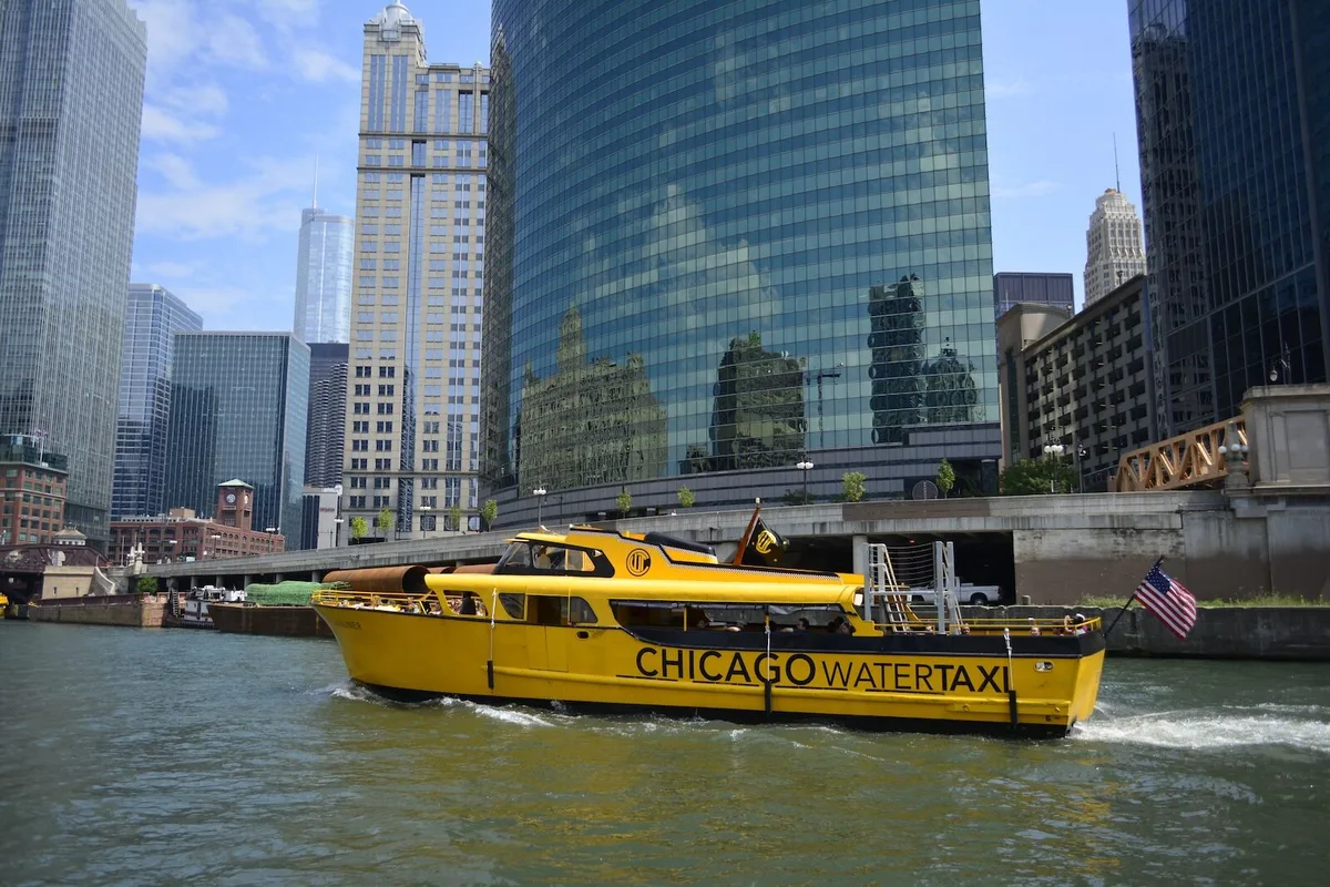 Khám Phá Chicago Mà Không Cần Xe Hơi