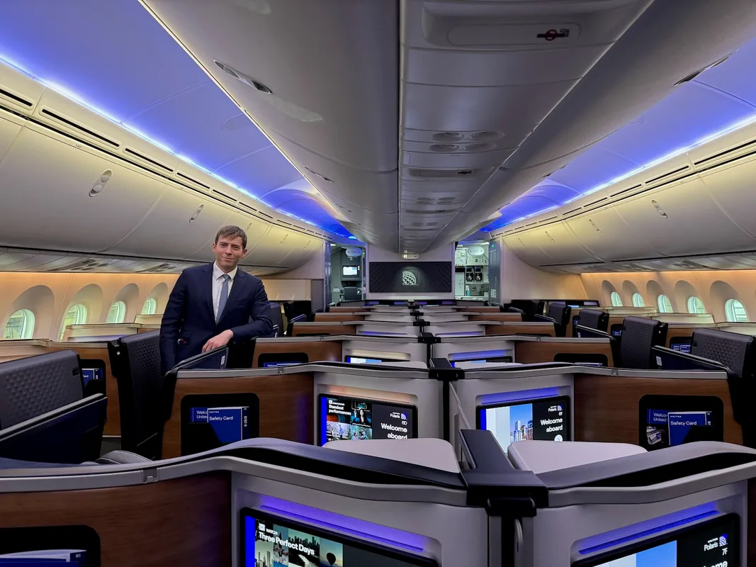 Khám Phá Chiếc Boeing 787-9 Mới Của United Airlines