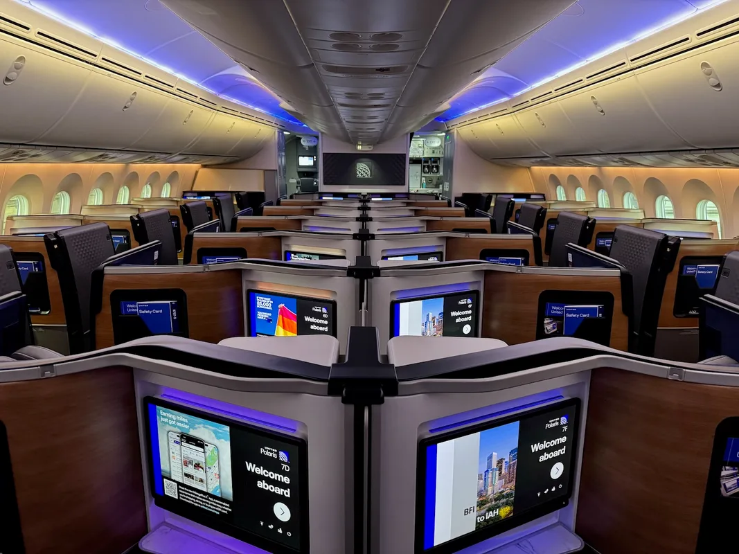Khám Phá Chiếc Boeing 787-9 Mới Của United Airlines
