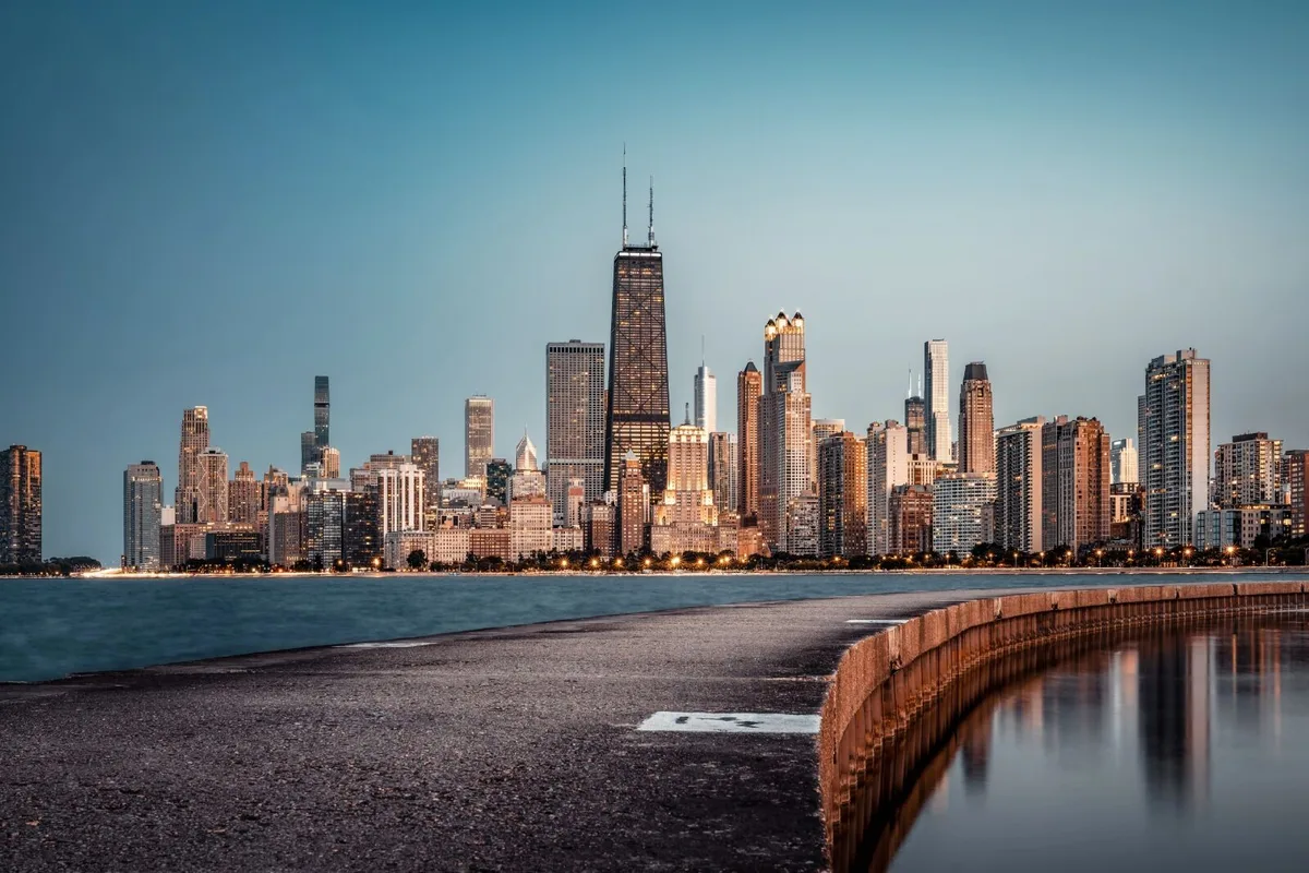 Khám Phá Chiều Cao Chicago Qua 28 Tòa Nhà Đặc Trưng