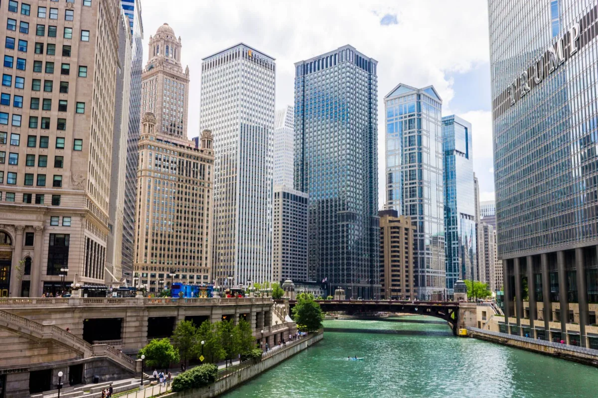 Exploring Chicago's Skyline Through 28 Iconic Buildings