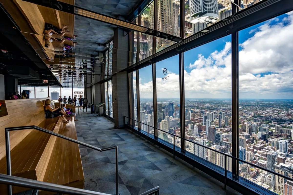 Khám Phá Chiều Cao Chicago Qua 28 Tòa Nhà Đặc Trưng