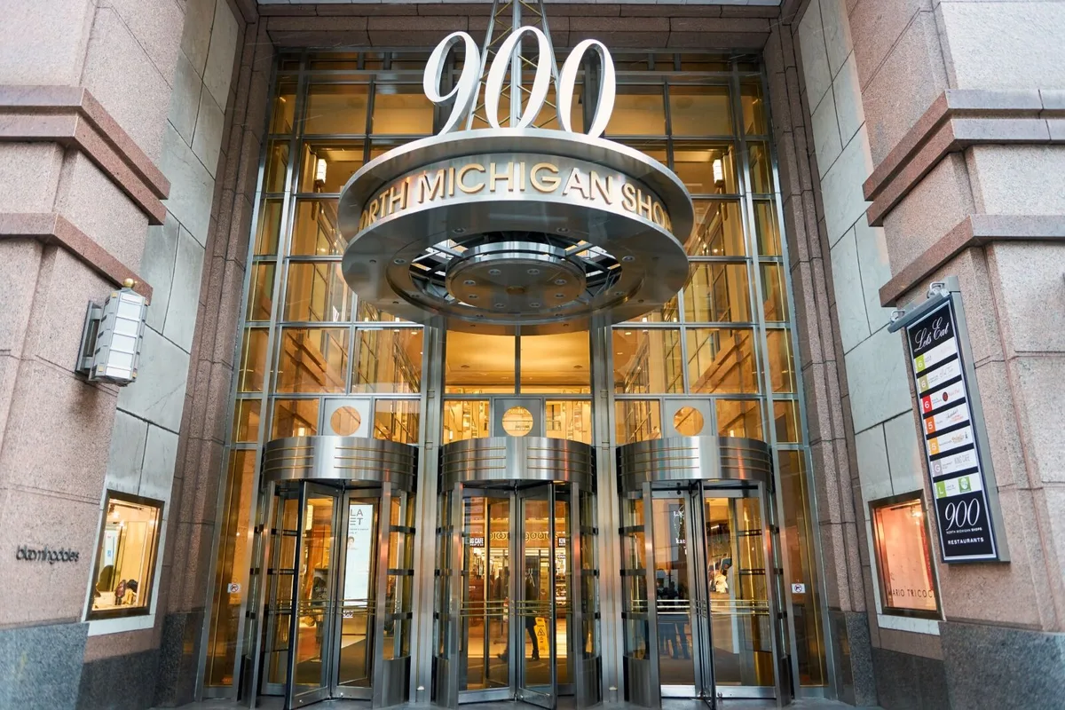 Khám Phá Chiều Cao Chicago Qua 28 Tòa Nhà Đặc Trưng