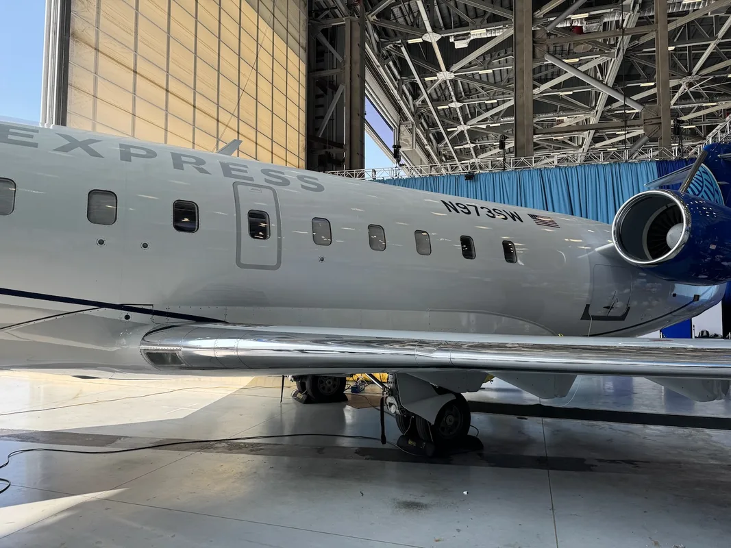 Khám Phá CRJ450 Mới Từ United Airlines: Biến Hóa Khác Biệt Cho Chiếc Máy Bay Được Yêu Cầu Hay Chê