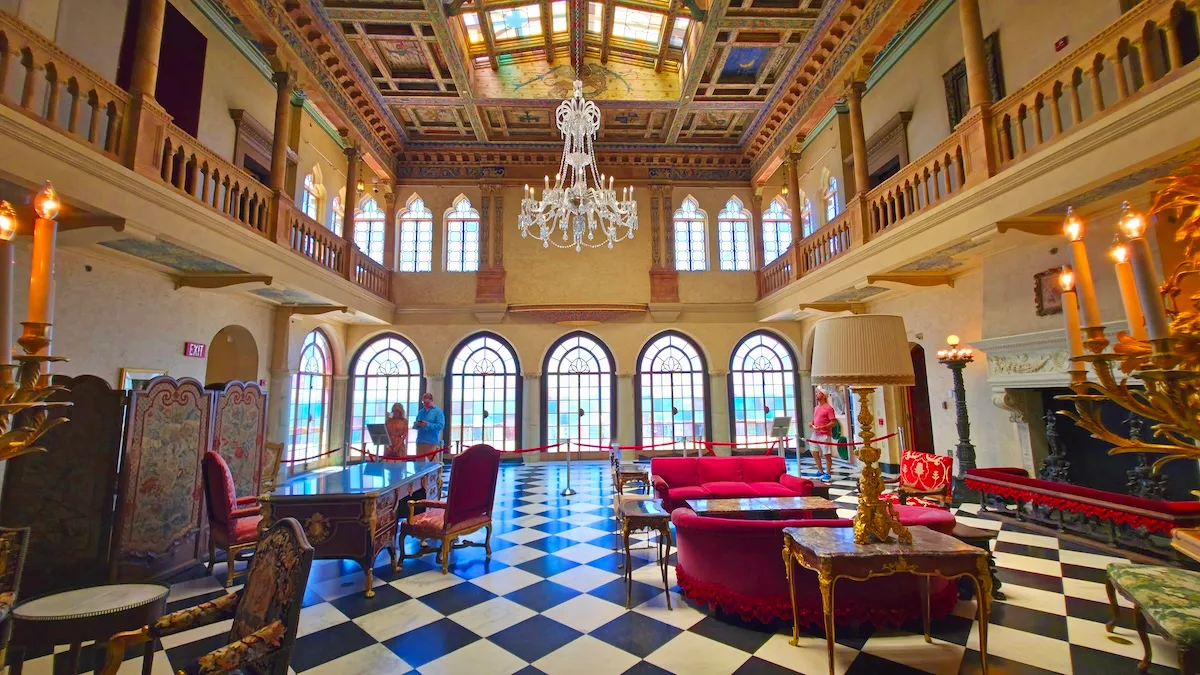 Khám Phá Cung Điện Châu Âu Tại Bờ Vịnh Florida: The Ringling
