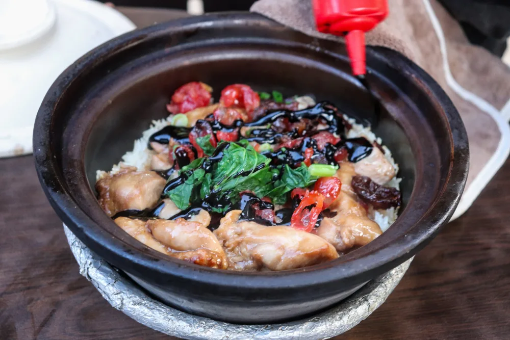 Khám Phá Deng Wen Ji: Hokkien Mee, Cơm Niêu và Wanton Mee Xuất Sắc Tại Singapore