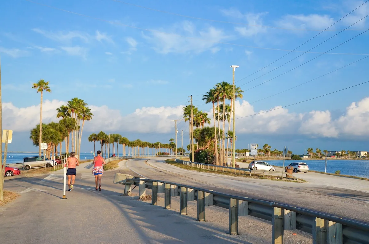 Khám Phá Dunedin: Thị Trấn Biển Thư Giãn Chưa Nổi Ở Florida