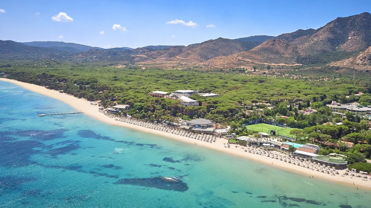 Khám Phá Forte Village: Khu Nghỉ Dưỡng Tại Ý Cho Người Yêu Thể Thao