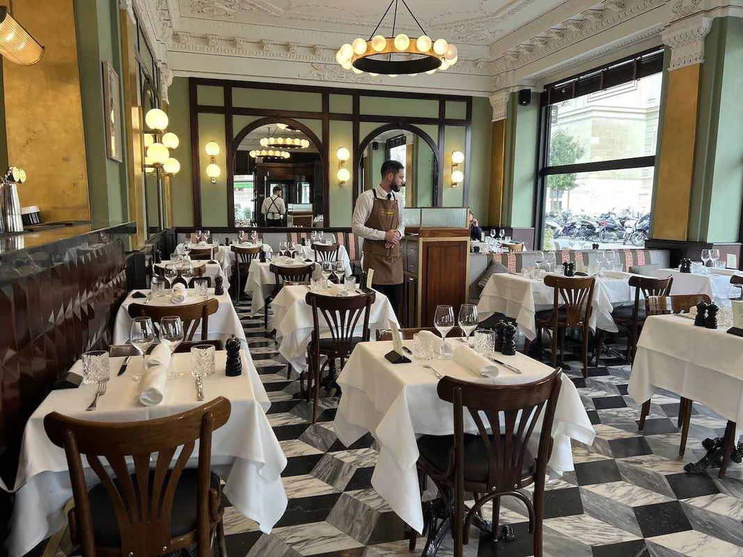 Khám Phá Geneva Trong 48 Giờ: Hướng Dẫn Dành Cho Du Khách Việt Nam