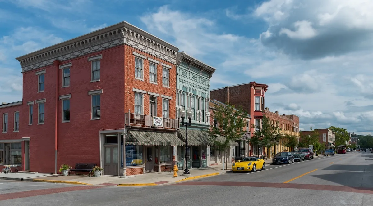 Khám Phá Hannibal, Missouri: Thị Trấn Lịch Sử Thoáng Một Bước Vào Tiểu Thuyết của Mark Twain