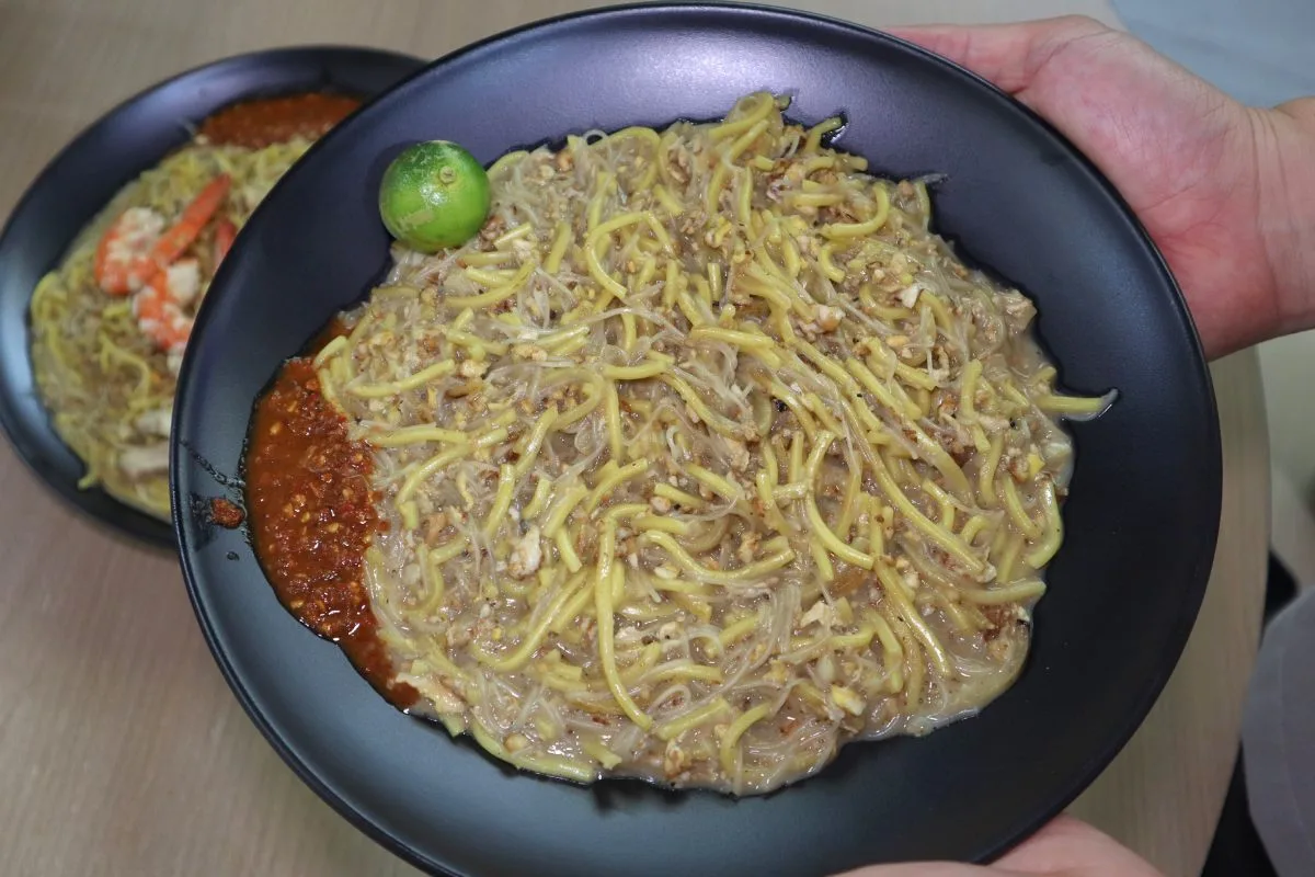 Khám Phá HERNG 好吃: Tiệm Hokkien Mee Mới Tại Toa Payoh