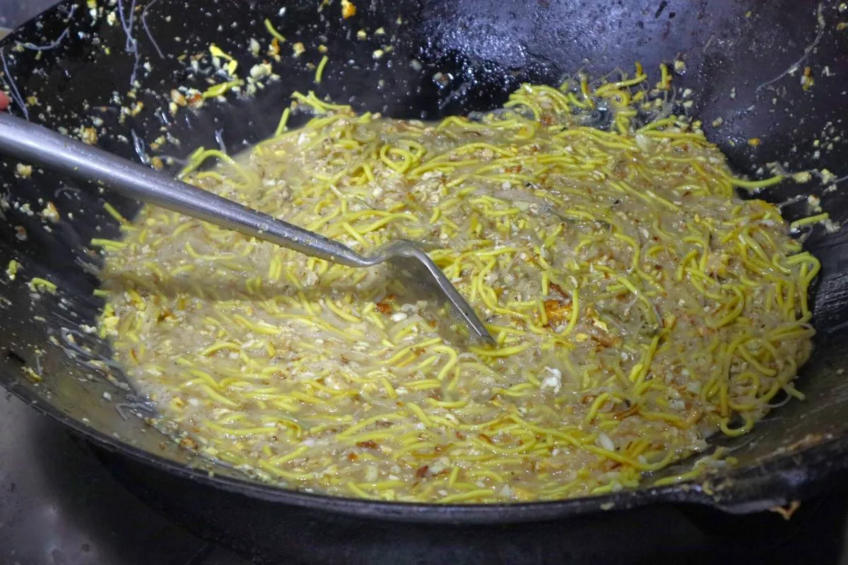 Khám Phá HERNG 好吃: Tiệm Hokkien Mee Mới Tại Toa Payoh