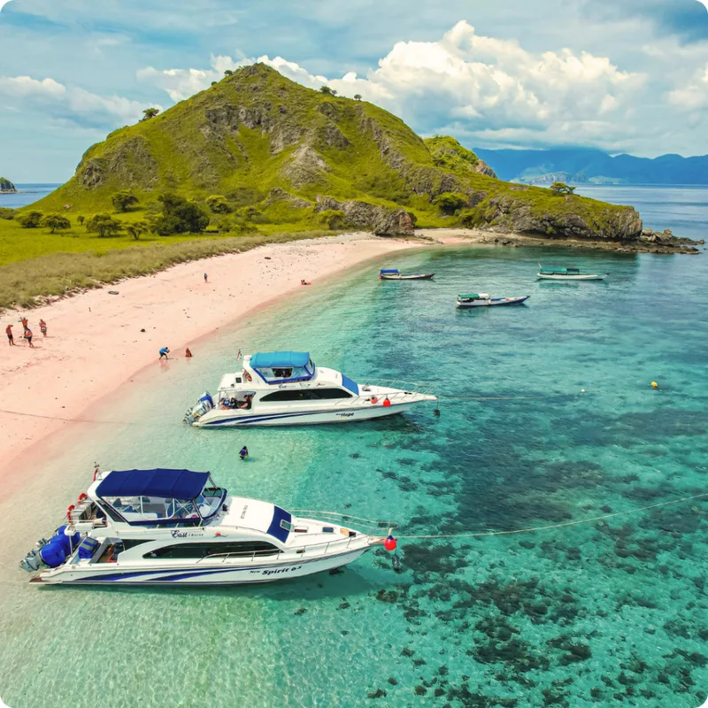 Khám Phá Indonesia: Các Loại Tàu, Lộ Trình và Lựa Chọn Du Khách