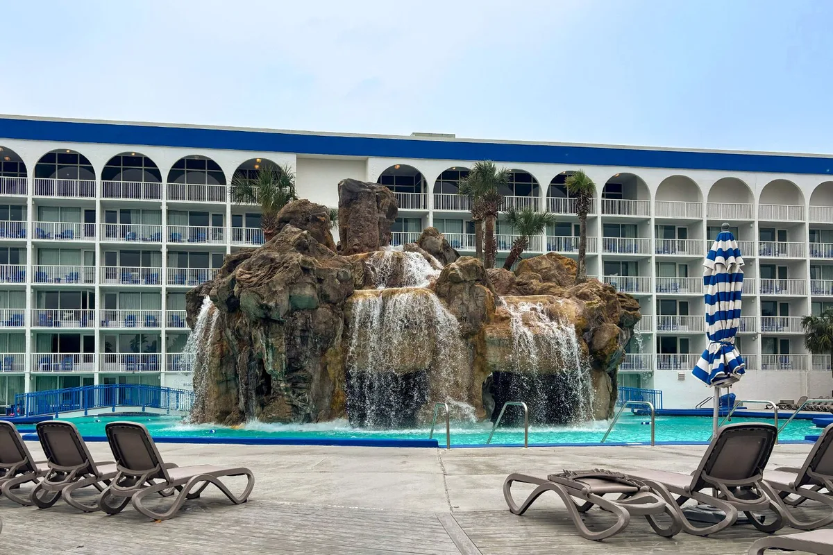Khám Phá Khu Nghỉ Dưỡng Tại Fort Walton Beach: Bãi Biển, Bar Bơi Độc Đáo