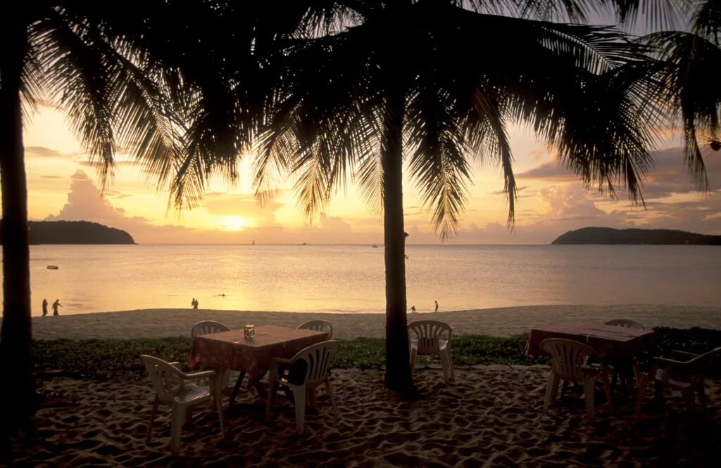 Khám Phá Langkawi: Thiên Đường Bãi Biển, Rừng Ngập Mặn và Thác Nước