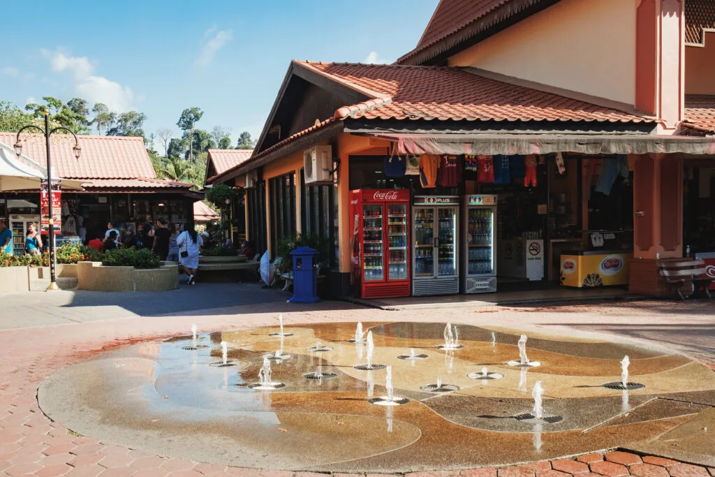 Khám Phá Langkawi: Thiên Đường Bãi Biển, Rừng Ngập Mặn và Thác Nước