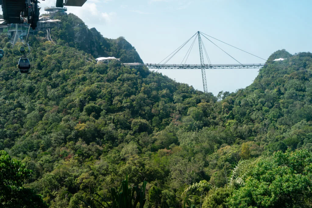 Khám Phá Langkawi: Thiên Đường Bãi Biển, Rừng Ngập Mặn và Thác Nước