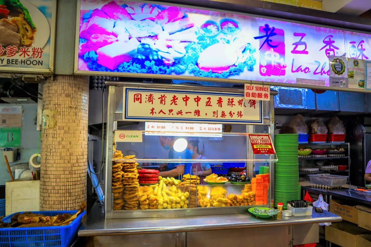 Khám Phá Lao Zhong Zhong: Quán Chiên Tôm Teochew Truyền Thống 70 Năm Tại Singapore