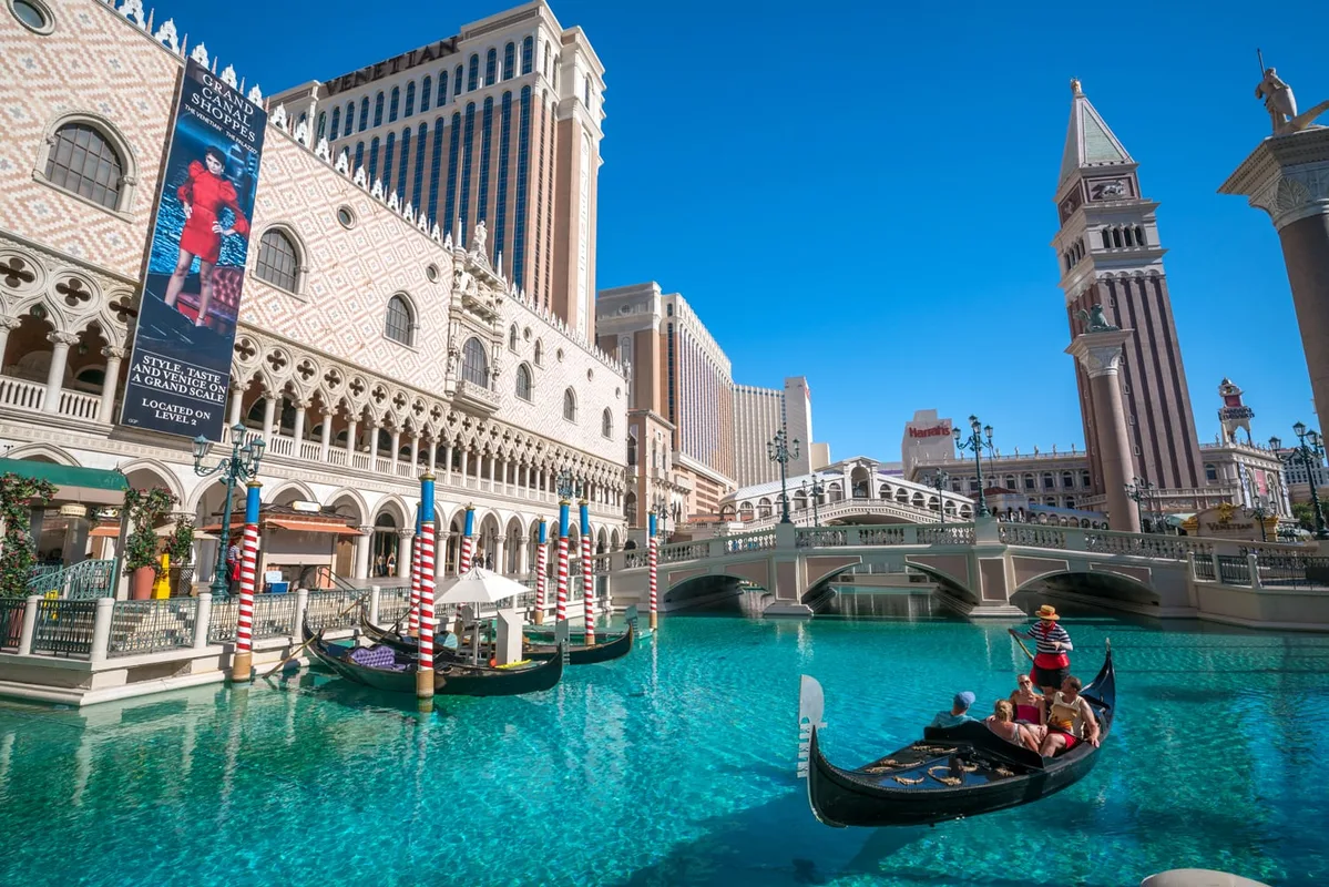 Khám Phá Las Vegas: Hơn Cả Ánh Đèn Sáng Ngời