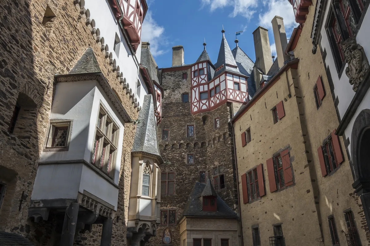 Khám Phá Lâu Đài Fairy-Tale Burg Eltz: Điểm Đến Tuyệt Vời Ở Đức