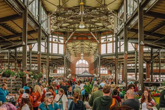 Khám Phá Michigan: 10 Địa Điểm Không Thể Bỏ Qua