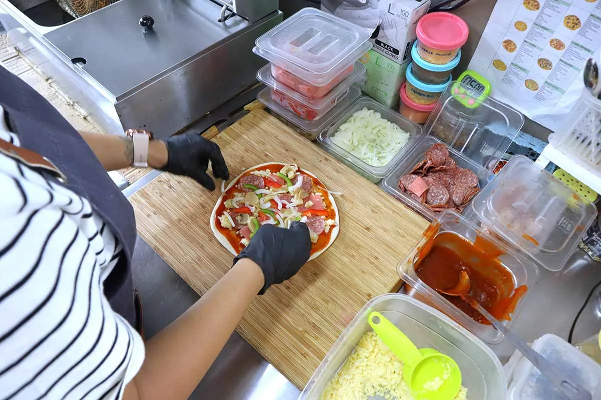 Khám Phá Momma’s Pizza & Rice Meal: Ẩm Thực Philippines Tại Singapore