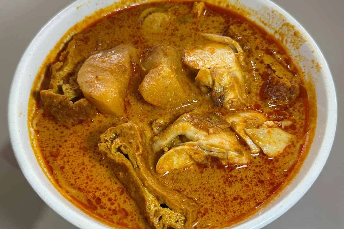 Khám Phá Món Mì Gà Xào Masala: Hương Vị Ấm Áp Thời Thơ Ấu