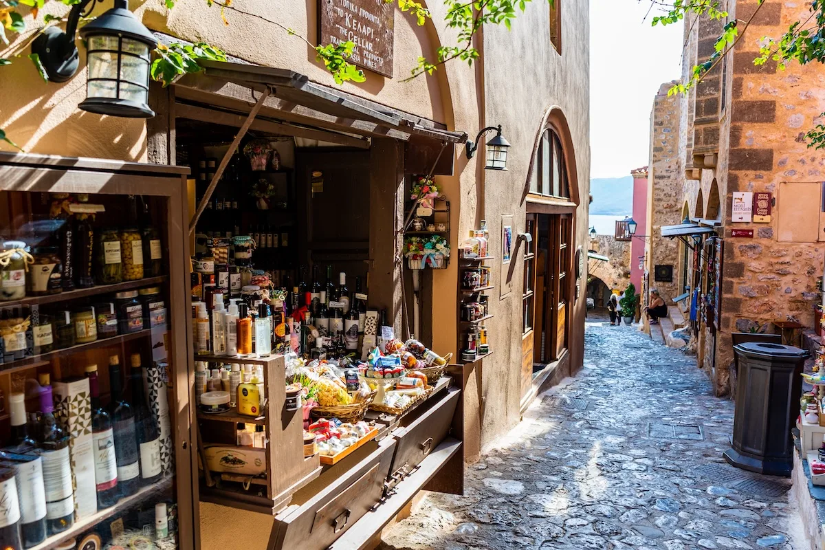 Khám Phá Monemvasia: Thị Trấn Trung Cổ Ẩn Sau Đá Vôi Khổng Lồ