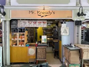 Khám Phá Mr Kneady’s: Pizza Sourdough Tự Nhiên Tại Simpang Bedok