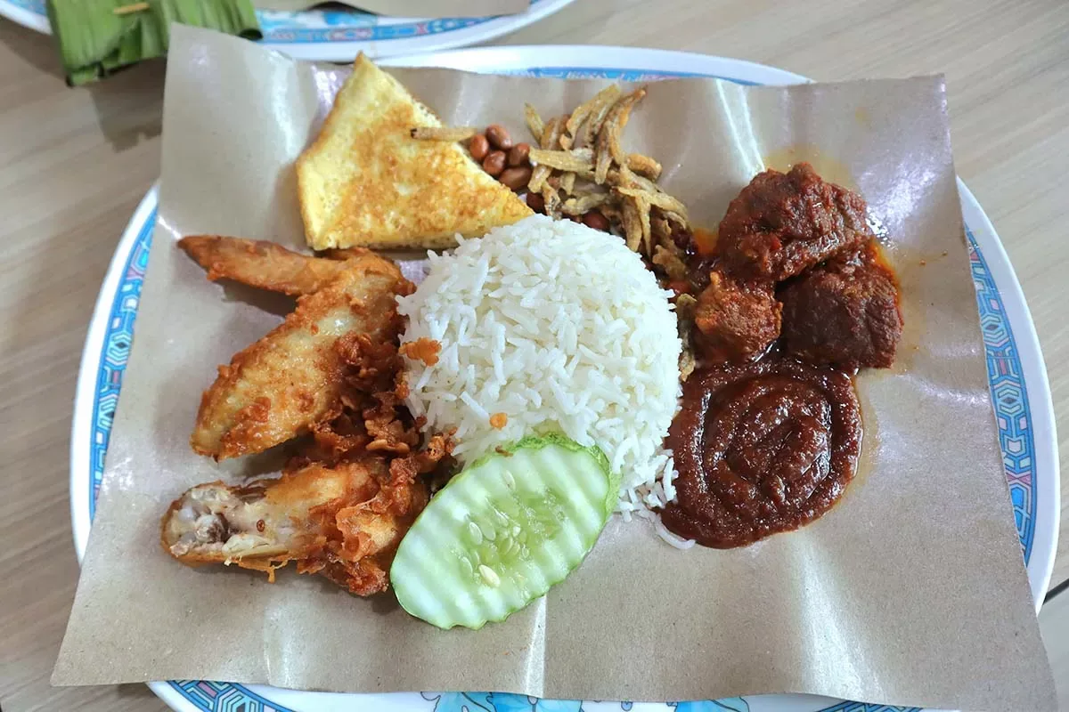 Khám Phá Nasi Lemak Tệ Nhất Singapore Tại Adam Road Food Centre